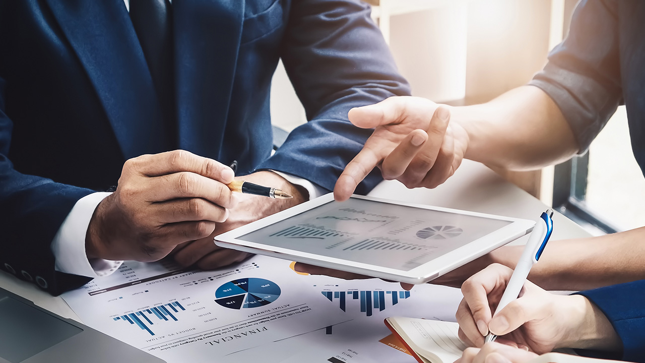 Factors that influence a company’s level of spend visibility